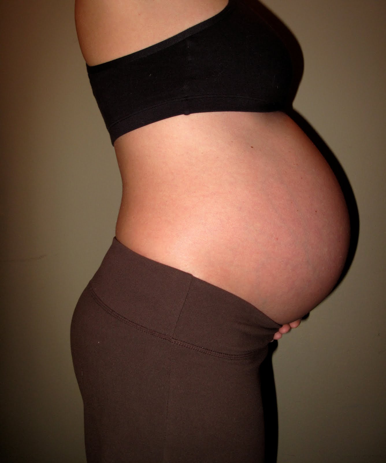 26 неделя июня. Живот на 26 неделе беременности. Животик на 26 неделе беременности. Живот на 26 неделе беременности фото. Живот на 25-26 неделе беременности.
