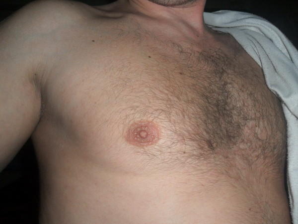 Фото ореол грудей. Рудиментарные железы Монтгомери. Маленькая мужская грудь.