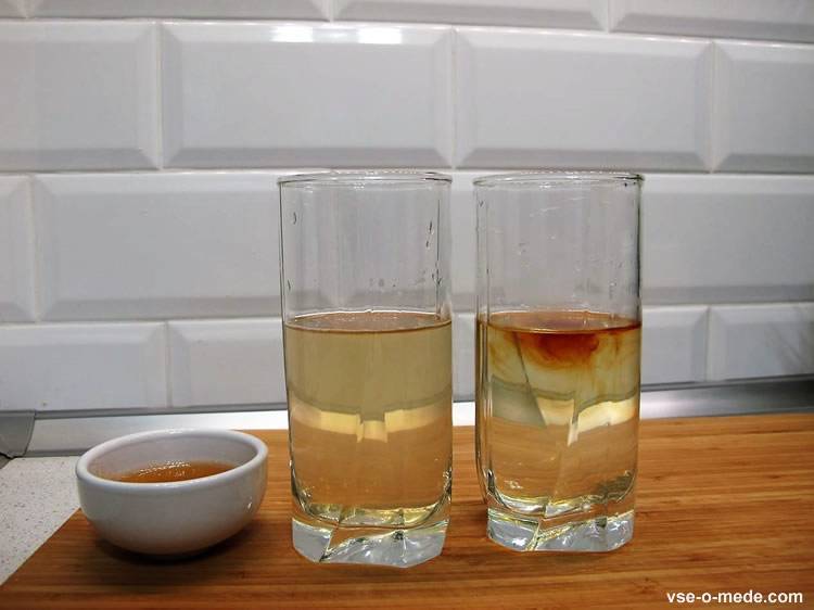 Растворение йодом. Эксперимент с медом и йодом. Йод в воде. Опыт с медом и водой и йодом. Мед растворяется в воде.