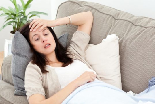 Повышенное потоотделение по ночам может быть симптомом различных заболеваний