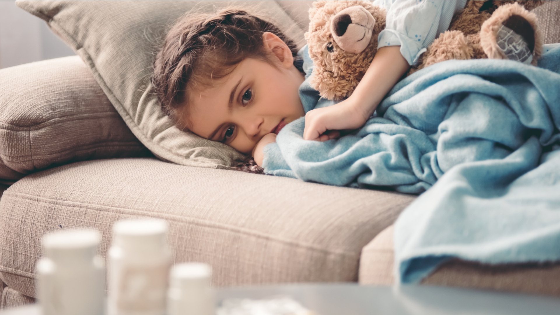 Ребенок болеет через неделю. ОРВИ У детей. Ребенок болеет. Часто болеющие дети. Простуда у ребенка.