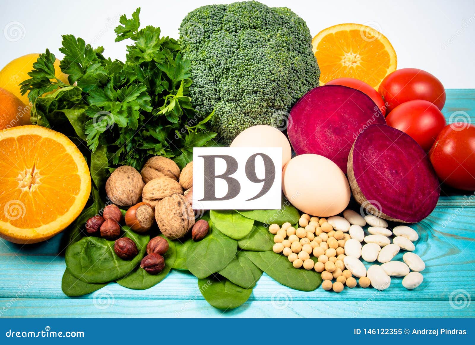 Витамин b9 продукты. Витамин в9. Витамин b9. Источники витамина b9. Витамин в9 продукты.