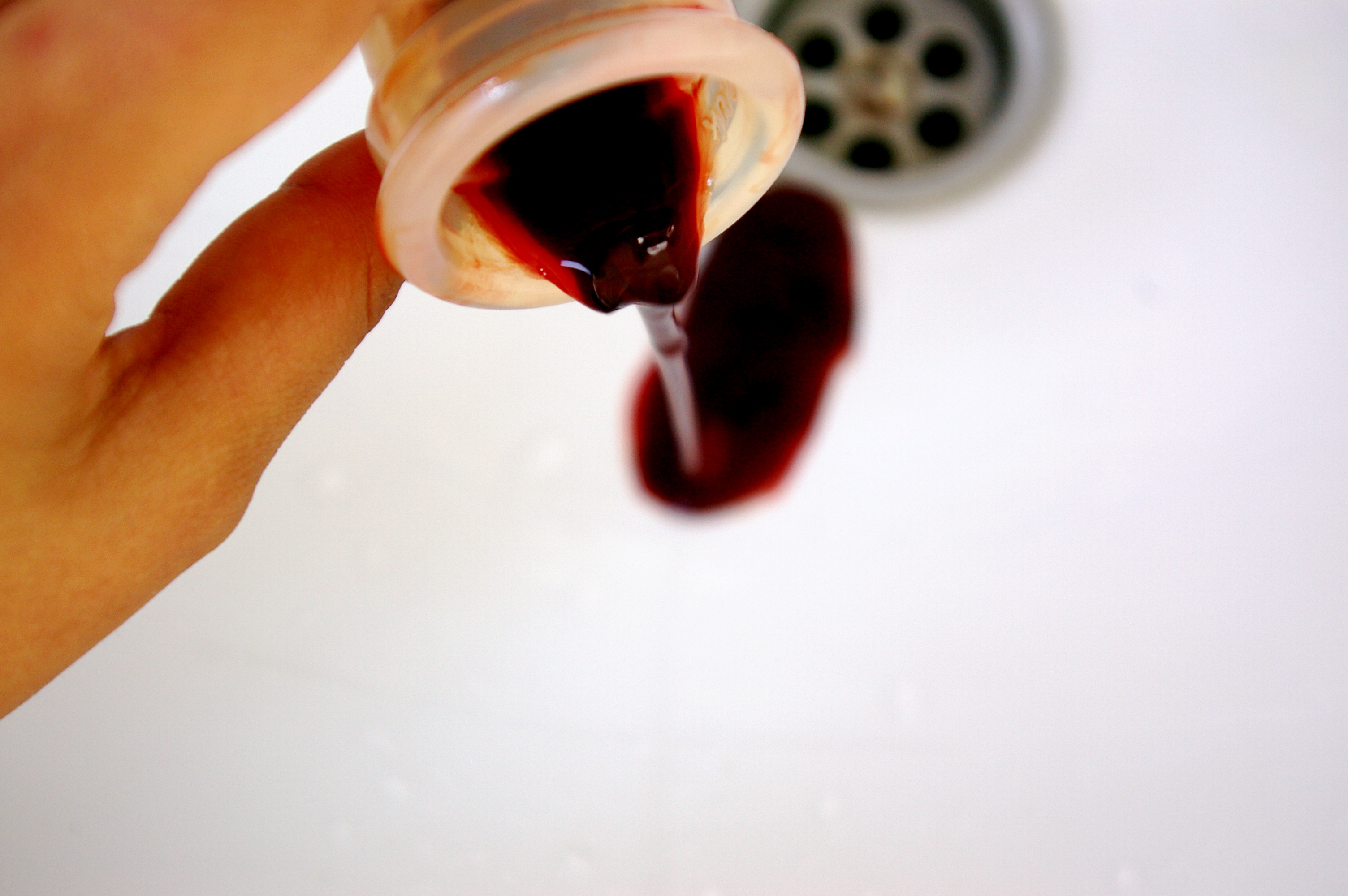 Менструационного чаша с кровью